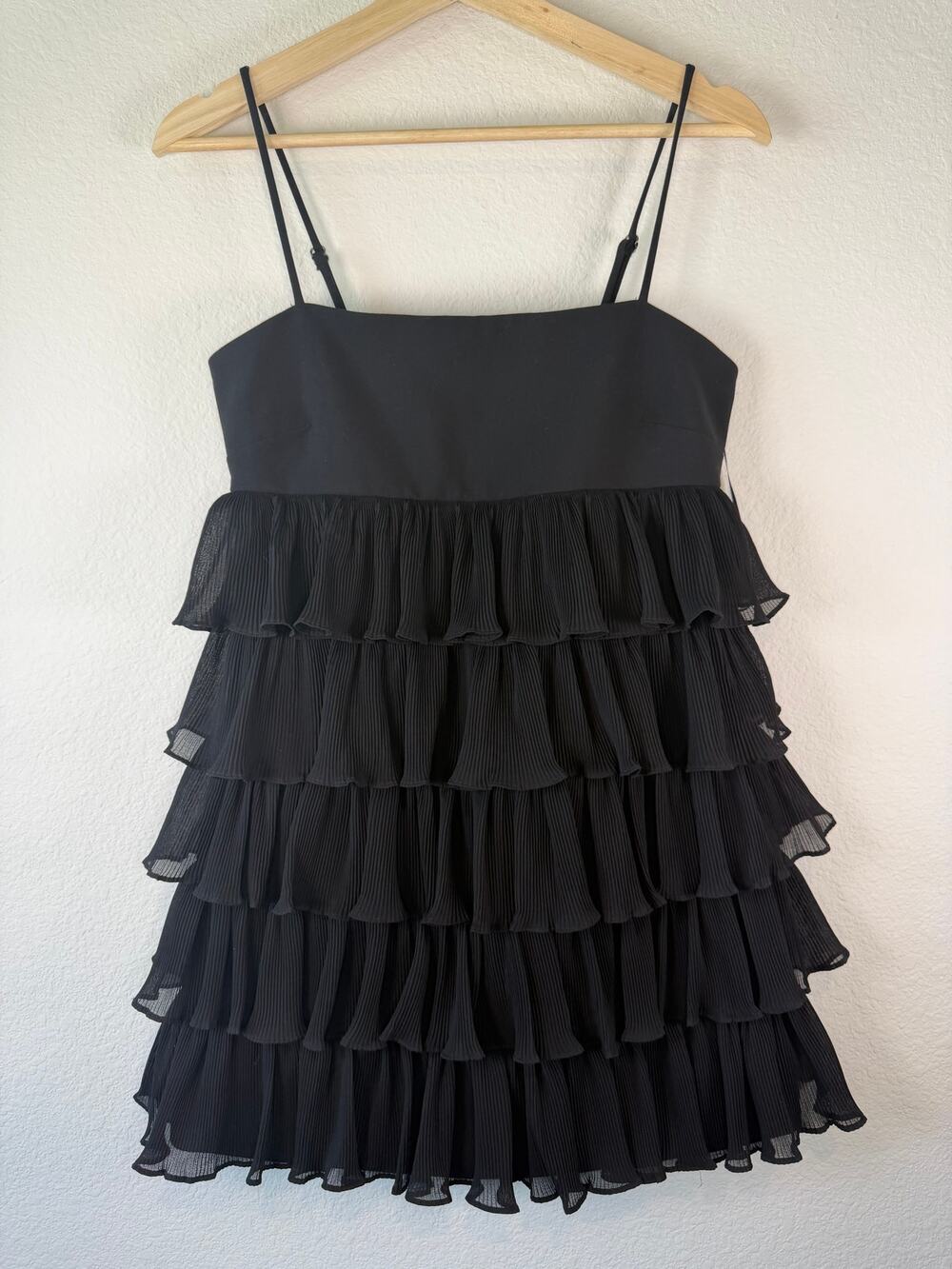 LIKELY Cella Dress NWT Black Tiered Plisse Ruffle Spaghetti Strap Mini 0